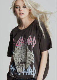 Model wearing Def Leppard ’87 Vintage Tee with leopard graphic and black color